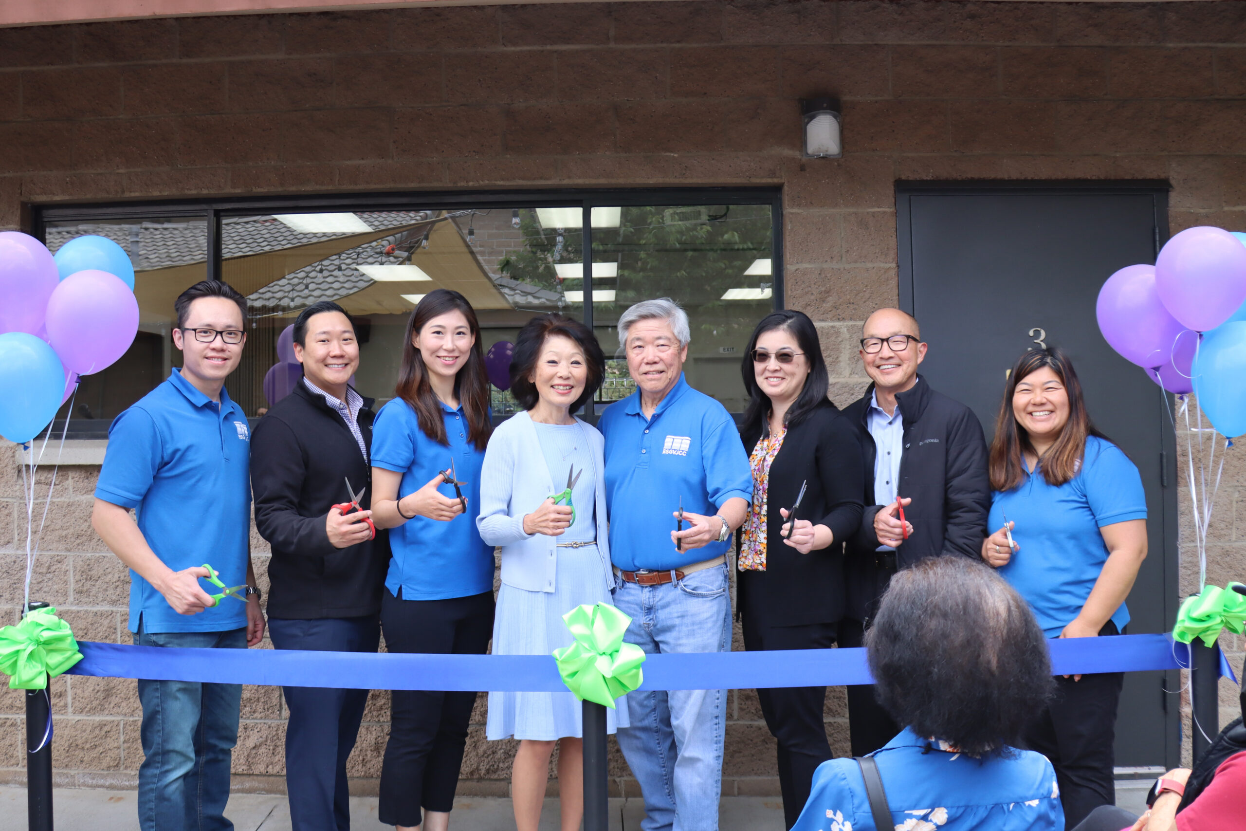 clubGenki opening ribbon cutting