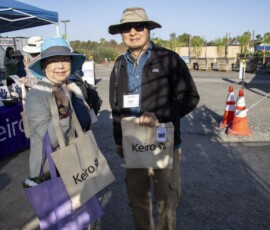 two people posing with their Keiro bag