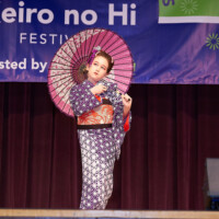 @2022_MPalmaPhotography Japanese dancer holding umbrella