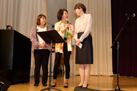M PALMA PHOTO 2025 Kimiko Fujita, Beverly Ito, and Deputy Consul General Naoko Kamitani on stage