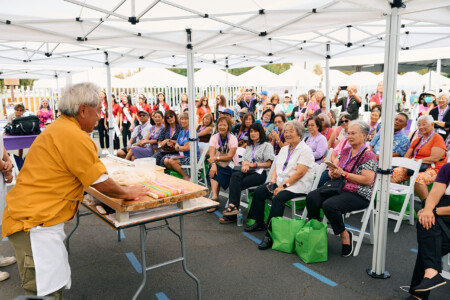 M PALMA PHOTO 2025 Brian Kito of Fugetsu-Do making mochi in front of crowd