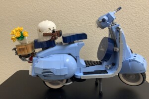 Lego Vespa Scooter - Sadao Dairiki (97) lego Vespa scooter